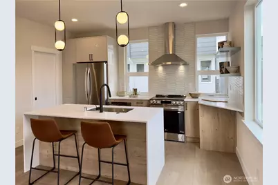 6945 42nd Avenue S, Seattle, WA 98118 - Photo 3