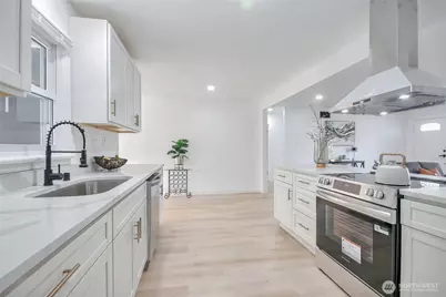 302 S 76th Street, Tacoma, WA 98408 - Photo 11