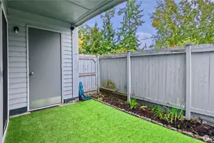 8823 Holly Dr, Everett, WA 98208 - Photo 11