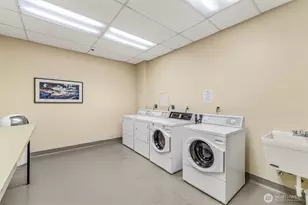 201 Galer St, Seattle, WA 98109 - Photo 21