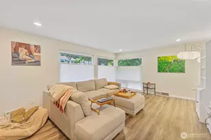 11005 Crestwood Dr S, Seattle, WA 98178 - Photo 7