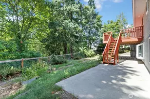 11005 Crestwood Dr S, Seattle, WA 98178 - Photo 29