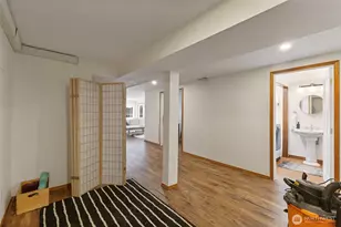 11005 Crestwood Dr S, Seattle, WA 98178 - Photo 23