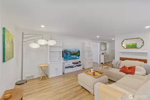 11005 Crestwood Dr S, Seattle, WA 98178 - Photo 9