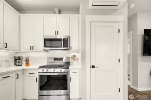 13005 NE 73rd St, Kirkland, WA 98033 - Photo 9