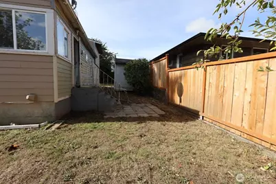 2604 S 122nd Street, Seattle, WA 98168 - Photo 15