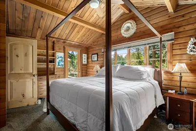 898 E Meadowood Lane, Freeland, WA 98249 - Photo 21