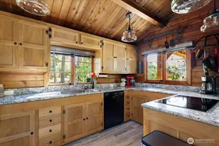 898 E Meadowood Ln, Freeland, WA 98249 - Photo 19