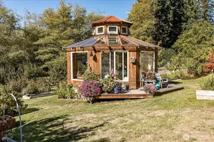 898 E Meadowood Ln, Freeland, WA 98249 - Photo 9