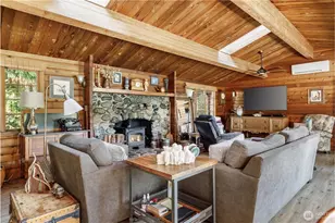 898 E Meadowood Ln, Freeland, WA 98249 - Photo 17