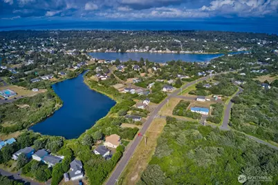 384 Marine View Drive SW, Ocean Shores, WA 98569 - Photo 9