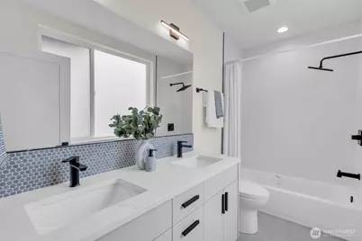 6402 Fauntleroy Way SW, Seattle, WA 98136 - Photo 9