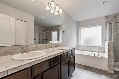 15826 Meridian Avenue S, Bothell, WA 98012 - Photo 21
