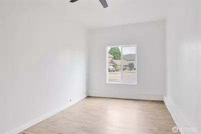 2421 Hickory Avenue, Longview, WA 98632 - Photo 19