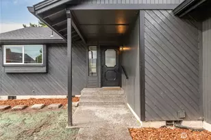 2421 Hickory Ave, Longview, WA 98632 - Photo 3