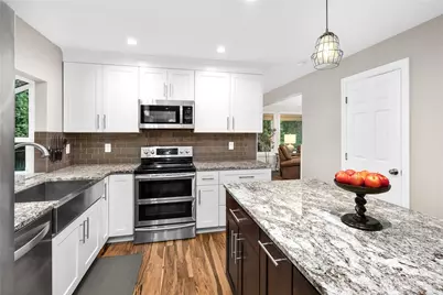 13275 242nd Place SE, Issaquah, WA 98027 - Photo 11