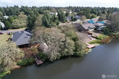 697 Island Circle SE, Ocean Shores, WA 98569 - Photo 15