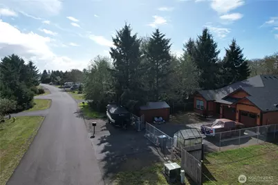 697 Island Circle SE, Ocean Shores, WA 98569 - Photo 17