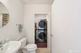 615 E Pike St, Seattle, WA 98122 - Photo 13