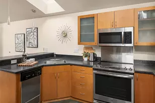 2420 Westlake Ave N, Seattle, WA 98109 - Photo 21