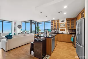 2716 Elliott Ave, Seattle, WA 98121 - Photo 9