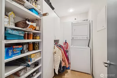 2716 Elliott Avenue #800, Seattle, WA 98121 - Photo 29