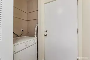 500 W Olympic Pl, Seattle, WA 98119 - Photo 19