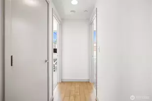 321 W Olympic Pl, Seattle, WA 98119 - Photo 15