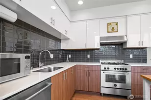 321 W Olympic Pl, Seattle, WA 98119 - Photo 9