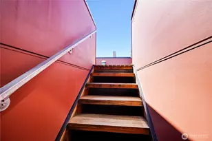 321 W Olympic Pl, Seattle, WA 98119 - Photo 19