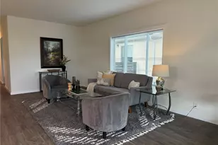 881 N Iris Ave, Sequim, WA 98382 - Photo 5