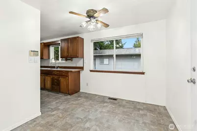 15914 52nd Avenue W, Edmonds, WA 98026 - Photo 17