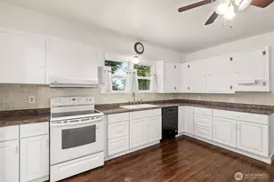 720 Washington Ave, Raymond, WA 98577 - Photo 7