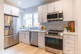 527 S Cloverdale St, Seattle, WA 98108 - Photo 7