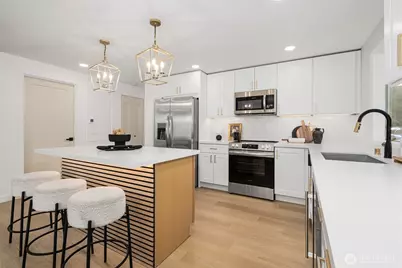 4204 243rd Place SE, Sammamish, WA 98029 - Photo 5