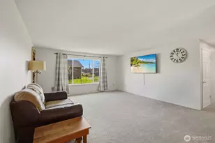 209 W Scott St, Aberdeen, WA 98520 - Photo 5