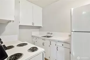 221 Belmont Ave E, Seattle, WA 98102 - Photo 13