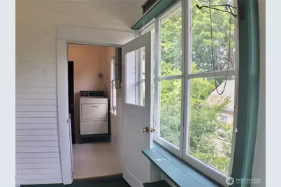 910 NW 52nd Street, Seattle, WA 98107 - Photo 11