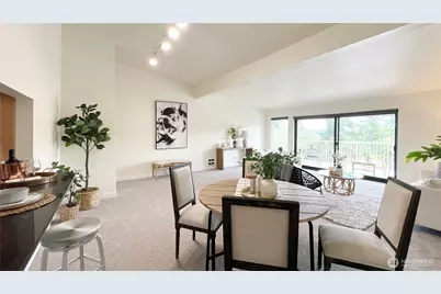 2920 76th Avenue SE #411, Mercer Island, WA 98040 - Photo 3