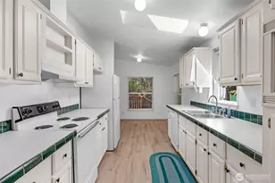 22222 49th Ave SE, Bothell, WA 98021 - Photo 9