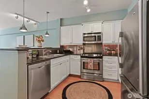 530 4th Ave W, Seattle, WA 98119 - Photo 7