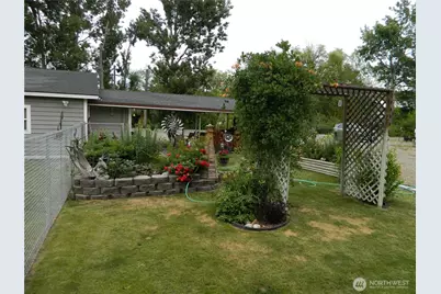 44 Bonaparte Avenue, Tonasket, WA 98855 - Photo 7