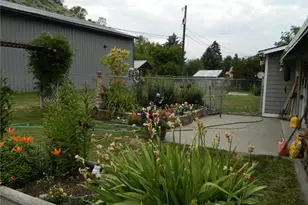 44 Bonaparte Ave, Tonasket, WA 98855 - Photo 5