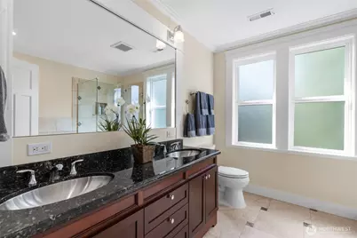 400 NE 50th Street, Seattle, WA 98105 - Photo 19