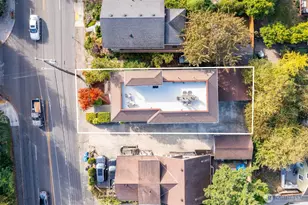 400 NE 50th St, Seattle, WA 98105 - Photo 29