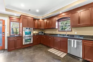 400 NE 50th St, Seattle, WA 98105 - Photo 7