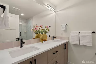 6544 C Latona Avenue NE, Seattle, WA 98115 - Photo 13