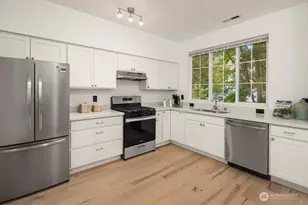 18247 NE 96th Way, Redmond, WA 98052 - Photo 5