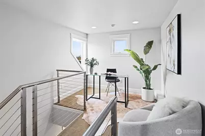 4202 Linden Avenue N, Seattle, WA 98103 - Photo 21