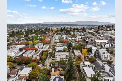 4202 Linden Avenue N, Seattle, WA 98103 - Photo 31